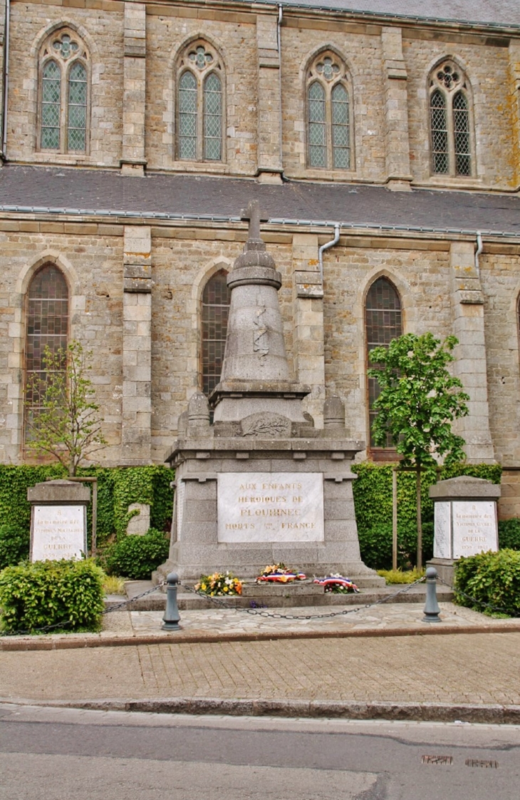 Monument-aux-Morts - Plouhinec