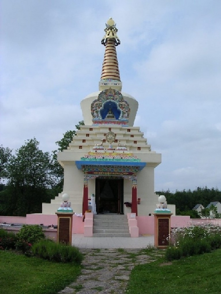 Stupa Centre Bouddhique - Plouray