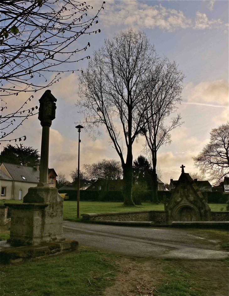 La Croix et la fontaine Sainte Julitte - Remungol