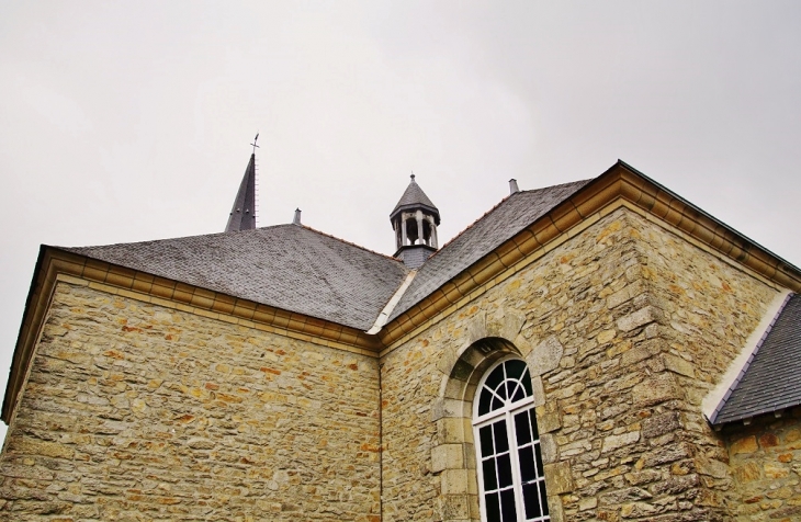 <<église Saint-Armel