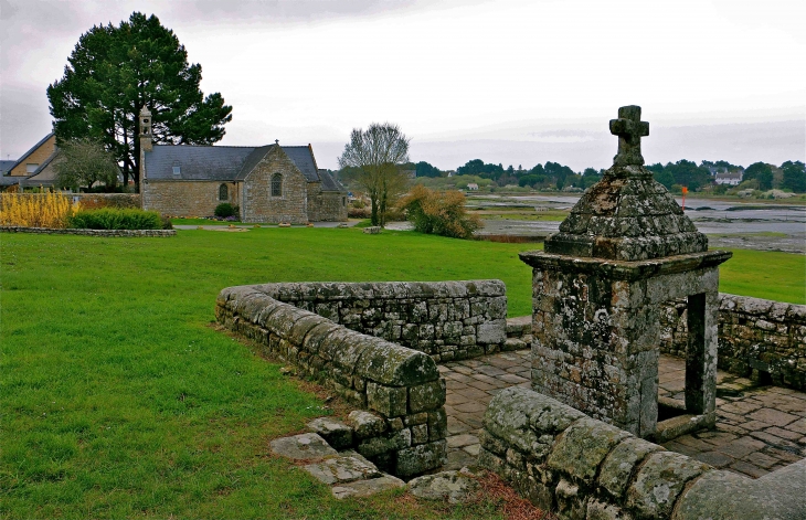 La fontaine à la Croix - Saint-Philibert