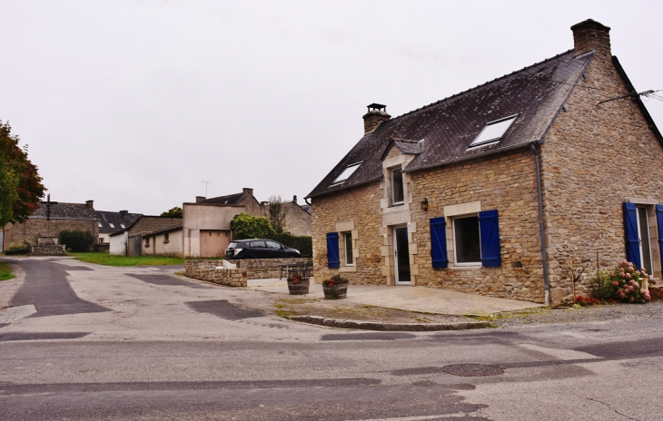 La Commune - Saint-Servant