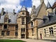 Photo suivante de Ainay-le-Vieil dans la cour du château