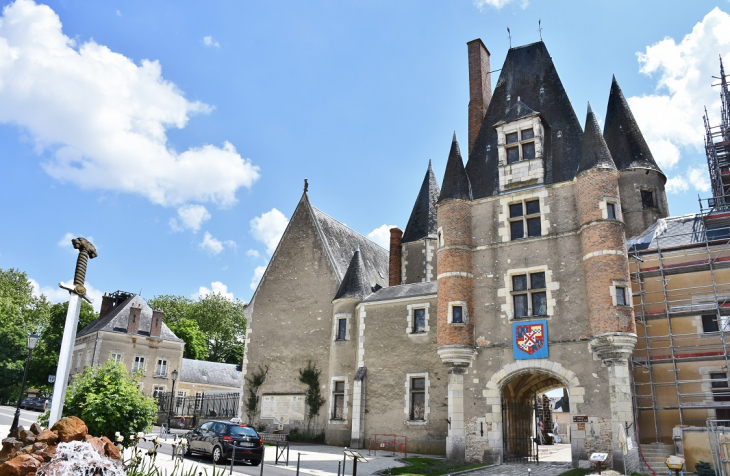 Château-des-Stuarts (16 Em Siècle) - Aubigny-sur-Nère