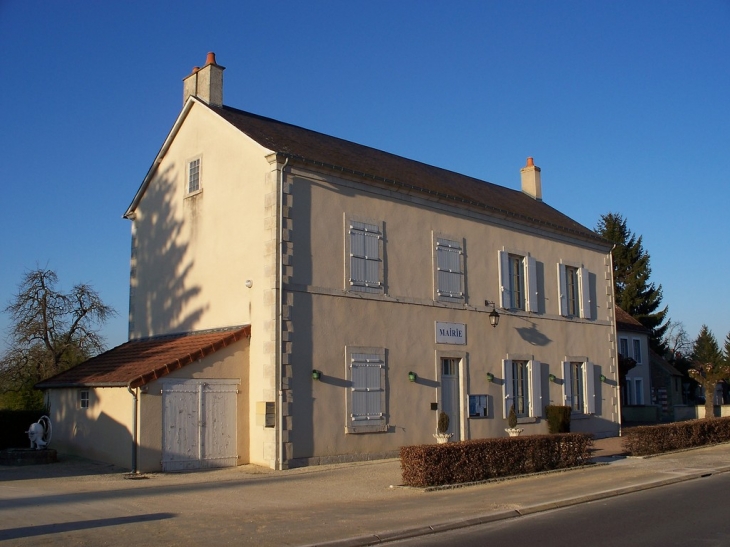 Mairie - Bessais-le-Fromental