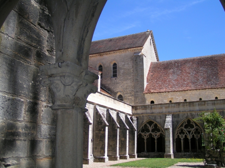 Abbaye de Noirlac - Bruère-Allichamps