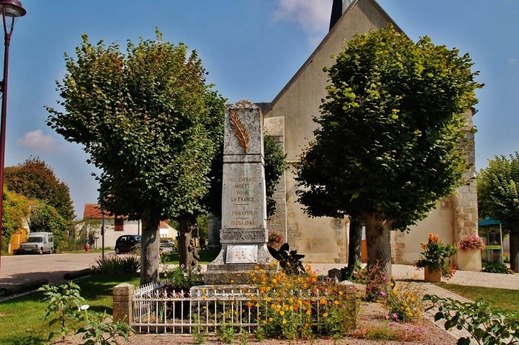 Monument aux Morts - Charentonnay