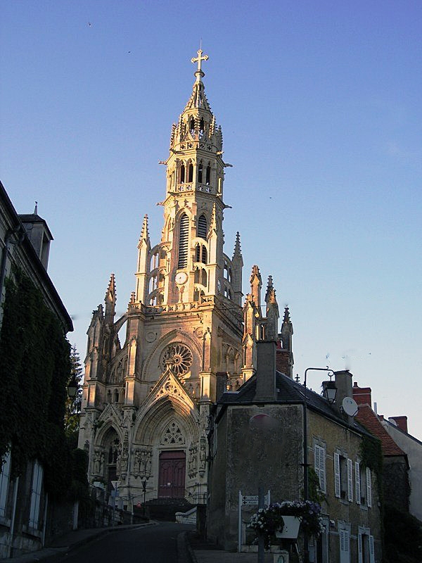 Vers l'église - Châteauneuf-sur-Cher