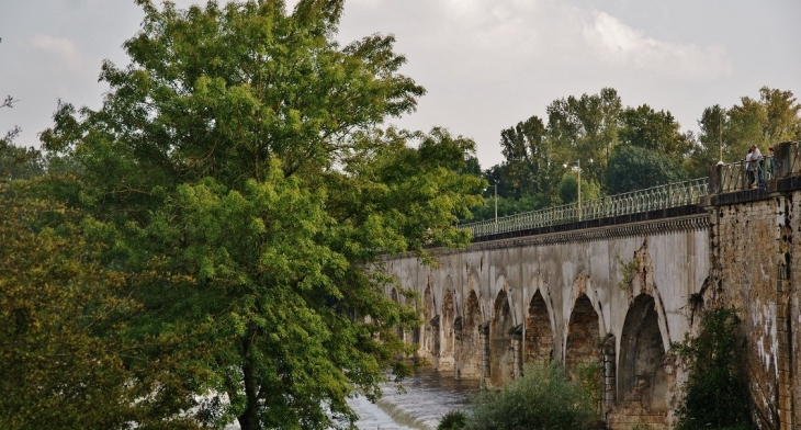 Le-bec-d-allier ( Pont Canal du Guétin ) - Cuffy