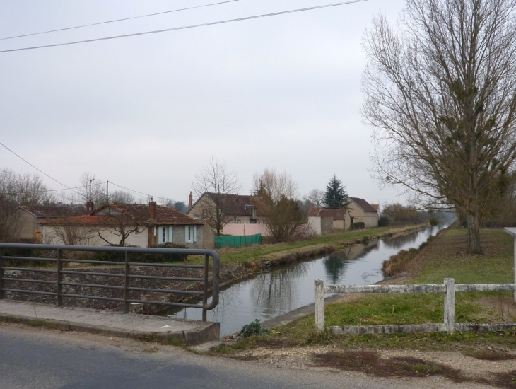 Canal du Berry - Foëcy