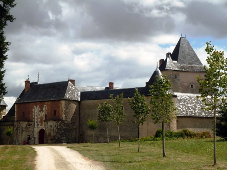 Le château - La Chapelle-d'Angillon