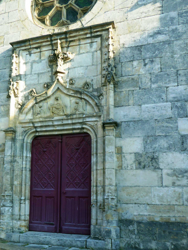 Le portail de la chapelle - Lignières