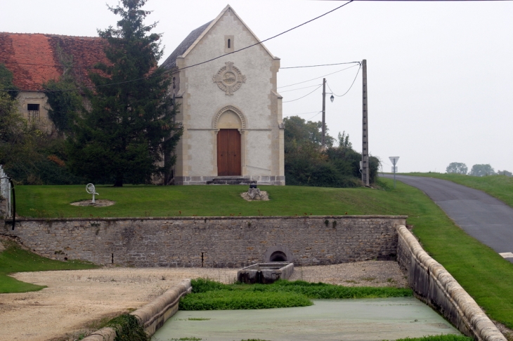 La chapelle - Lugny-Bourbonnais