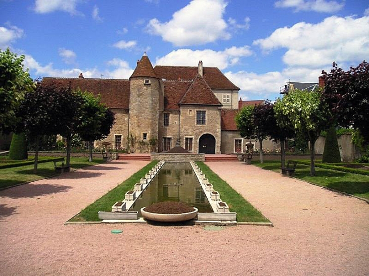 Le château - Saint-Amand-Montrond