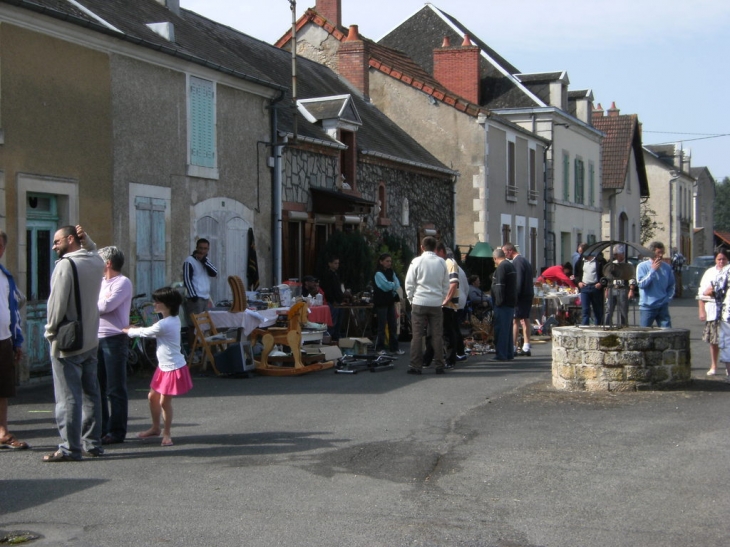 Brocante du village - Saint-Léger-le-Petit