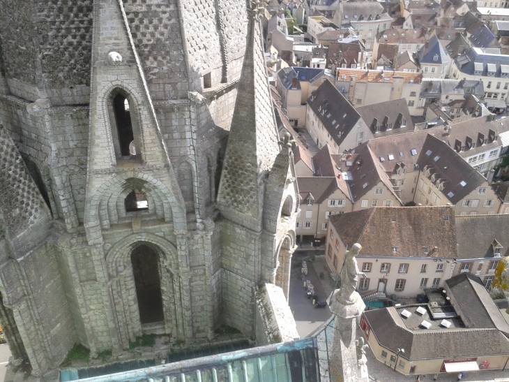 Cathedrale-notre-dame-des-xiie-et-xiiie-siecles - Chartres