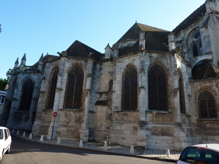 Chevet de l'église St Pierre - Dreux