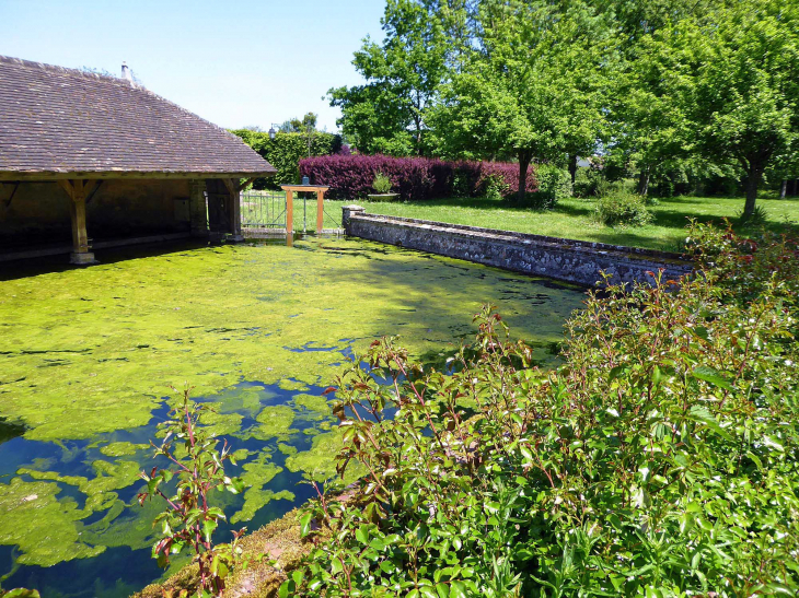 La source du Loir - Saint-Éman