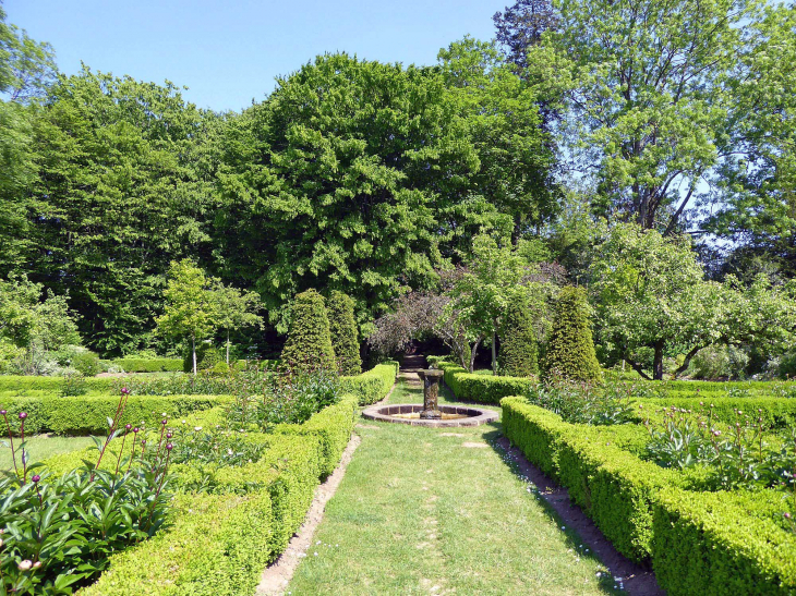 Le jardin du collège royal militaire - Thiron Gardais