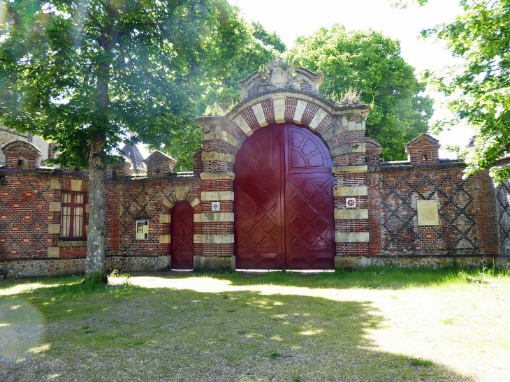 L'entrée du château - Villebon