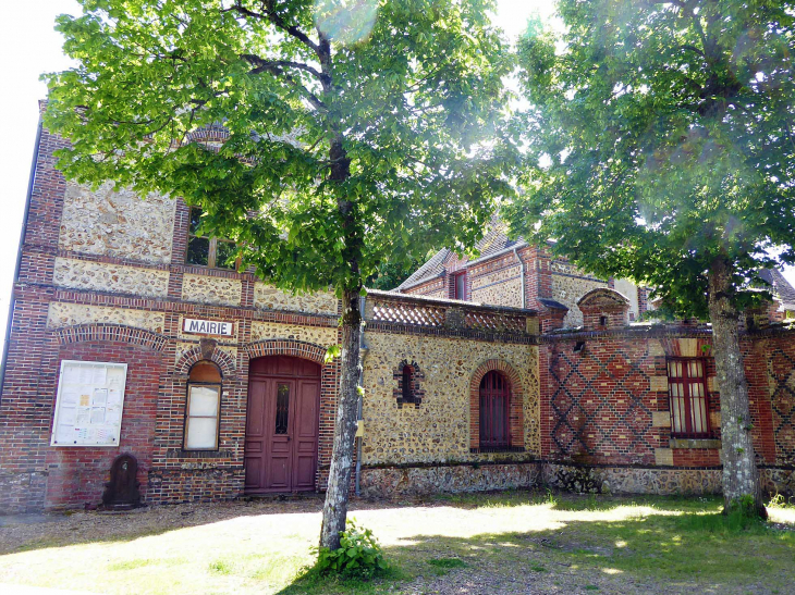 La mairie à l'entrée du château - Villebon