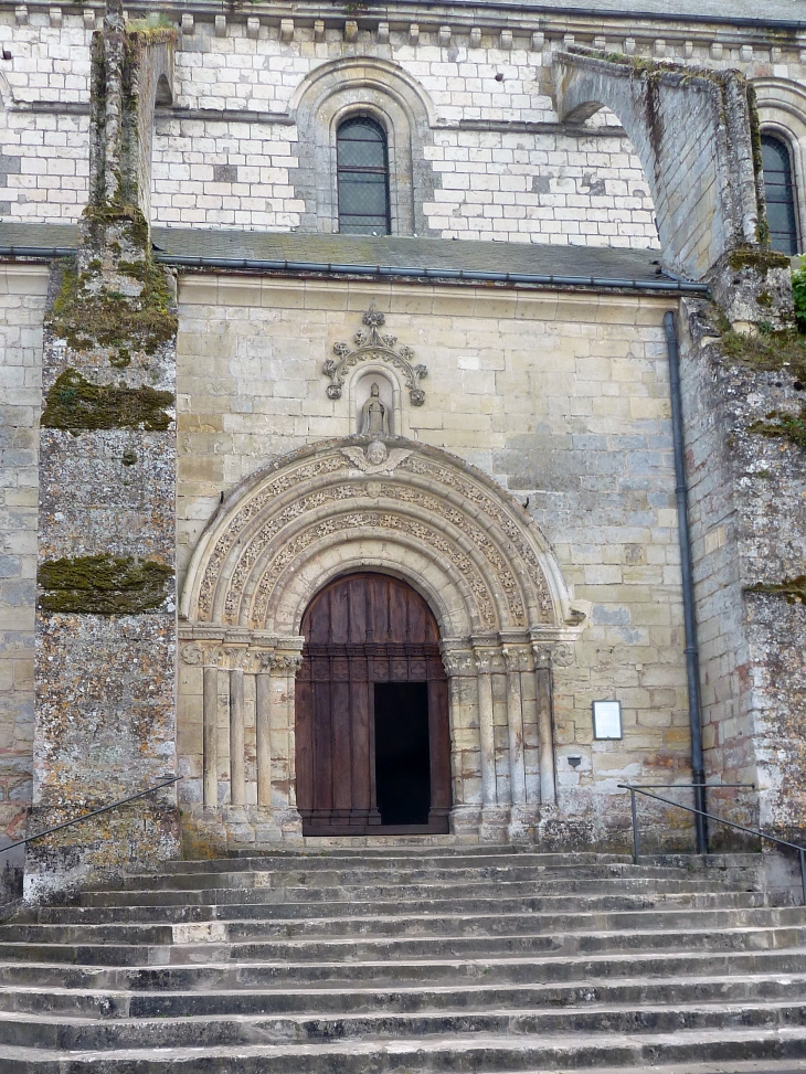 Le portail de l'église saint Denis - Amboise