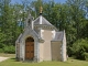 Chapelle Notre Dame du Chêne à Beaumont-Village (Indre et Loire).  La tradition rapporte la découverte par un bucheron, au pied d'un arbre, d'une statue de la Vierge. Transportée à l'église de Montrésor, celle ci serait revenue par ses propres moyens au p