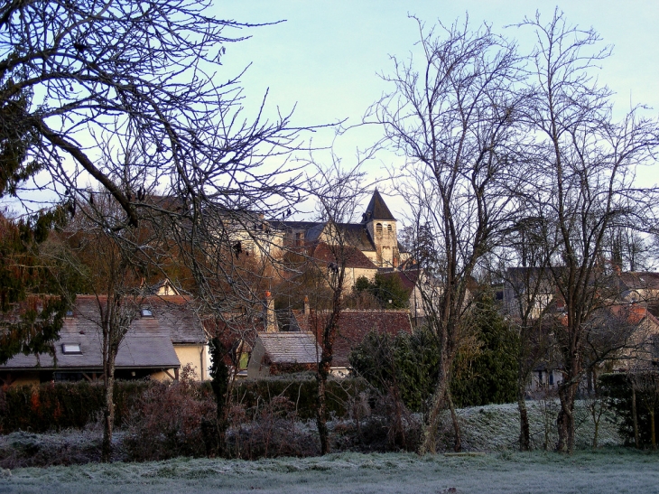 Vue sur le bourg son château et son église - Betz-le-Château
