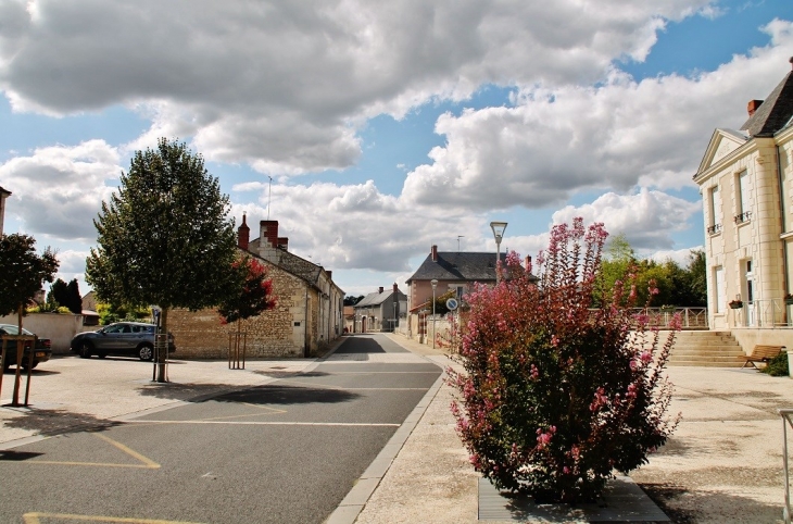 Le Village - Courcoué