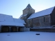 la cour de l'école sous la neige