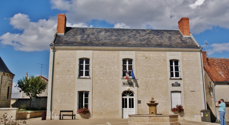 La Mairie - La Celle-Saint-Avant