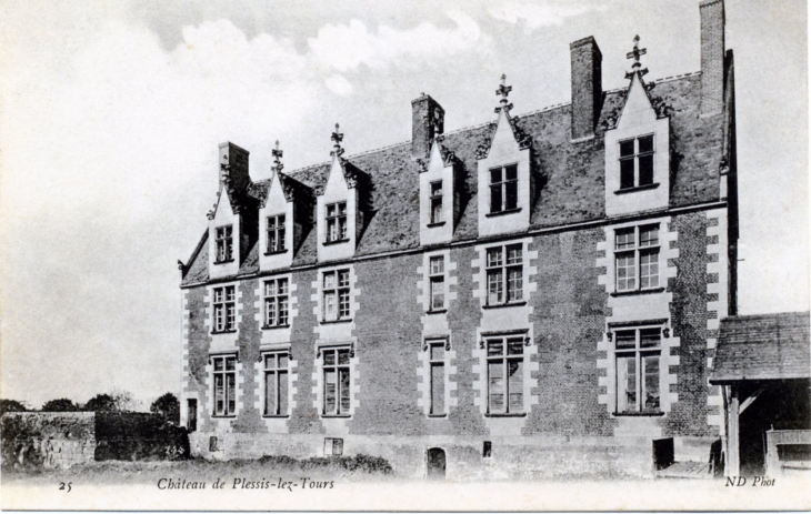 Château de Plessis lez Tours, vers 1905 (carte postale ancienne). - La Riche
