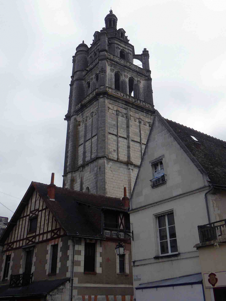 La Tour et la rue Saint Antoine - Loches