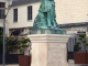place de la Marne : la statue d'Alfred de Vigny