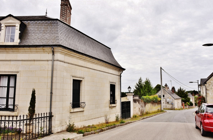 La Commune - Neuillé-le-Lierre