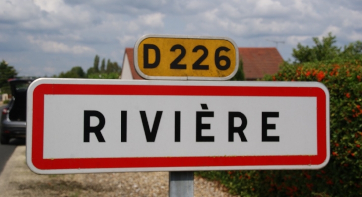 - Rivière