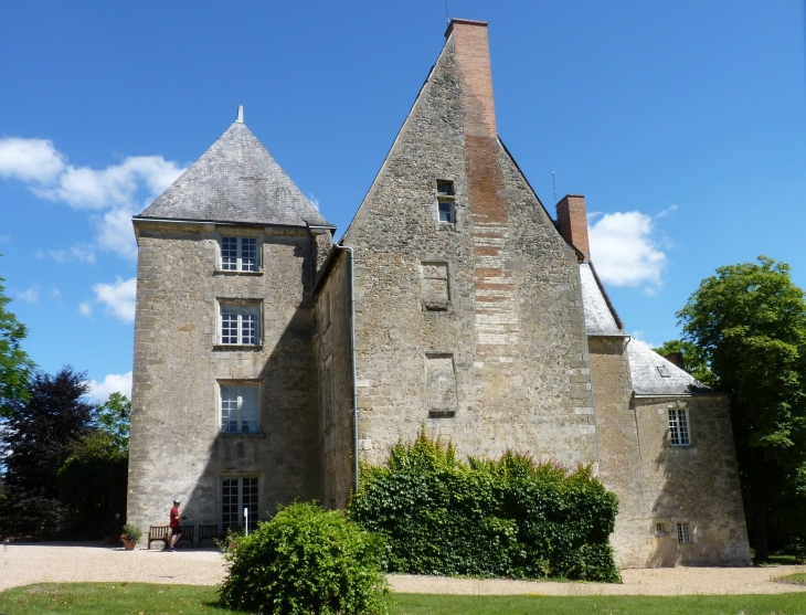 Le château ou séjourna H.de Balzac   Crédit : André Pommiès - Saché