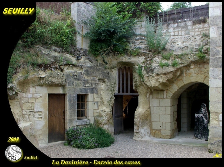 La Devinière - Entrée des caves - Seuilly