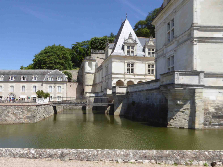 Le pont d'entrée du château - Villandry