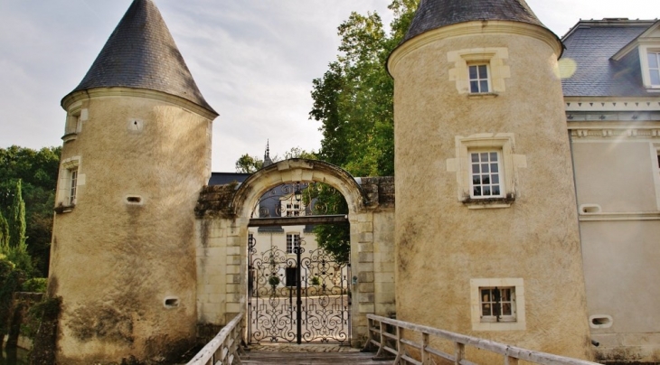 Le Château - Villeperdue