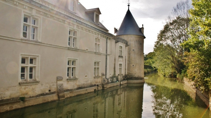 Le Château - Villeperdue