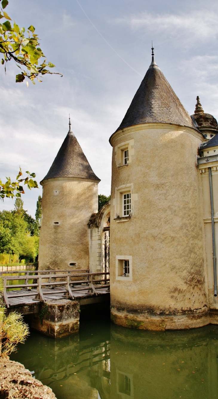 Le Château - Villeperdue