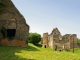 Photo précédente de Cluis Ruines de la forteresse de Cluis-Dessous. Le logis du XIVème XVème siècle et la chapelle à gauche.