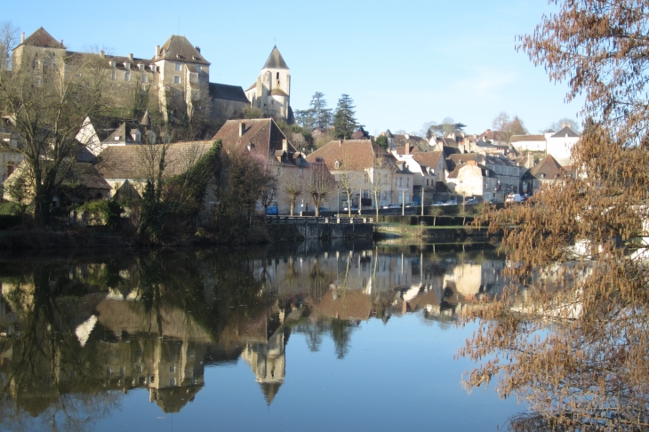 La Creuse, Château-Naillac et l'église St-Cyran, au BLANC (Indre). - Le Blanc