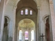 Photo suivante de Méobecq Abbatiale saint Pierre : la nef vers le choeur.