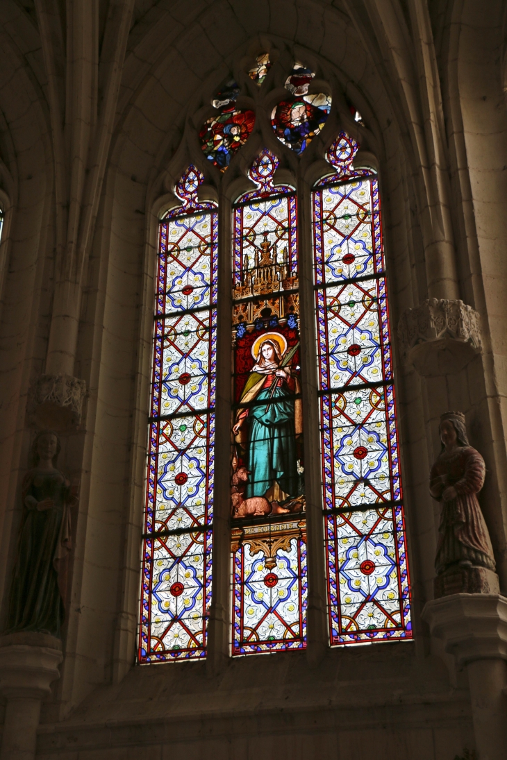 Vitraux du choeur de l'église Saint Sulpice. - Palluau-sur-Indre