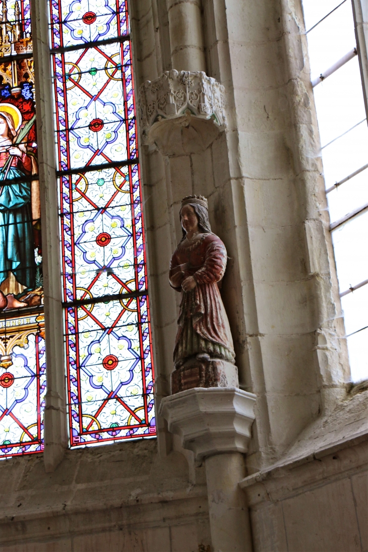 Eglise Saint Sulpice : Statue polychrome du moyen age. Dans le choeur. - Palluau-sur-Indre