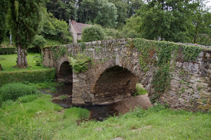 Le pont dit  - Saint-Benoît-du-Sault