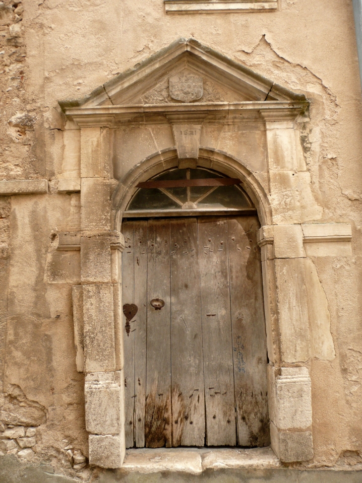 Porte construite en 1621 - Saint-Gaultier