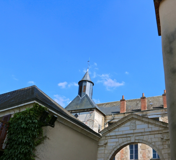 Ancienne école des moines au XIIe siècle. - Saint-Gaultier